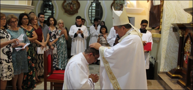 ordenação padre Pedro Ruiz da Victória